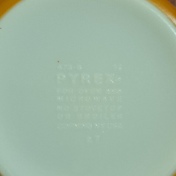 Pyrex Vintage 473-B Butterfly Gold Round 1 Liter Casserole Bowl With Lid - Picture 7 of 12